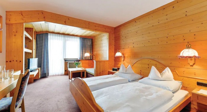 Hotel Bergheim, Lech ski chalet, image 4